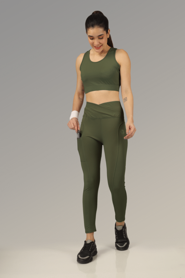 Vibe Fit V-Belt Matching sports bra and high-waist leggings For Women With Side Pocket