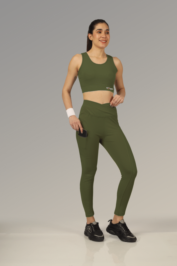 Vibe Fit V-Belt Matching sports bra and high-waist leggings For Women With Side Pocket